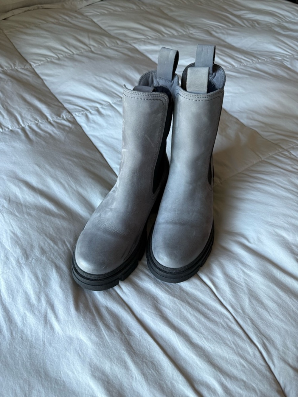 Women's Grey Platform Tamaris Leather Chelsea Boots 39